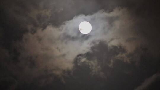 夜晚月亮-乌云月亮视频素材模板下载