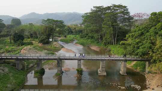 中国农村河流旧石桥视频素材模板下载