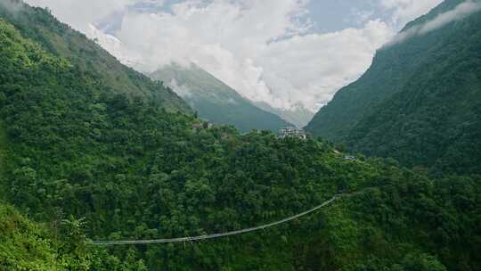 尼泊尔喜马拉雅山大桥，安纳普尔纳峰地区的