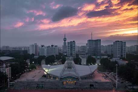 北京理工大学体育馆雨后晚霞