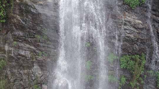 高山瀑布，河流航拍