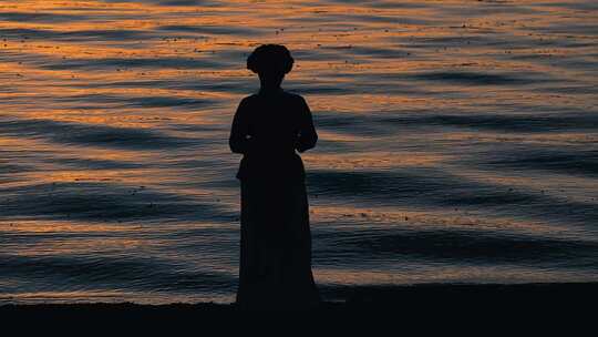 少女的剪影 泸沽湖畔的摩梭少女