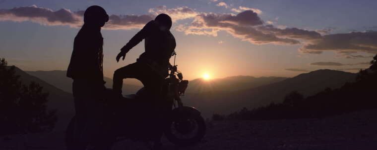 情侣摩托车旅行探险4K