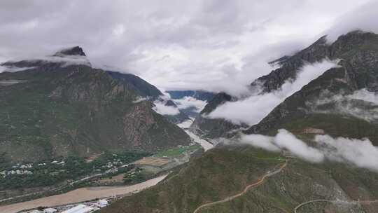 西藏山南市青山云海航拍