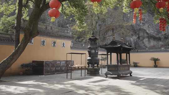 新昌大佛寺 寺庙里的香炉
