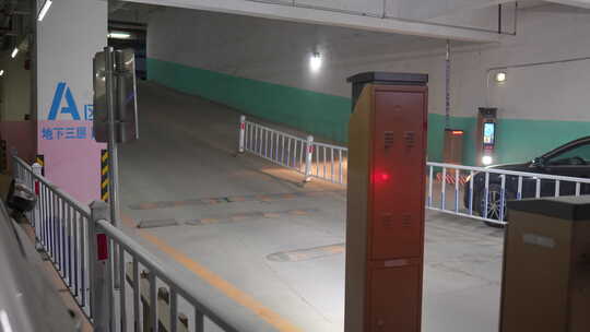 地下车位  办公楼停车场   车视频素材模板下载