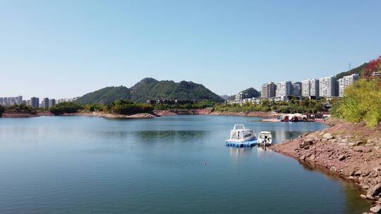 航拍青岛海岸线城市风貌全景