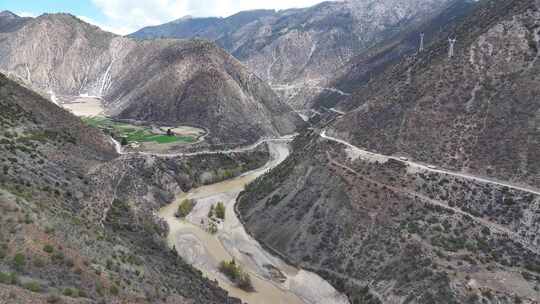 西藏丙察左公路玉曲峡谷自然风光航拍