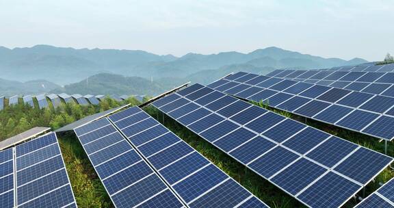 青山上新能源太阳能光伏发电站航拍