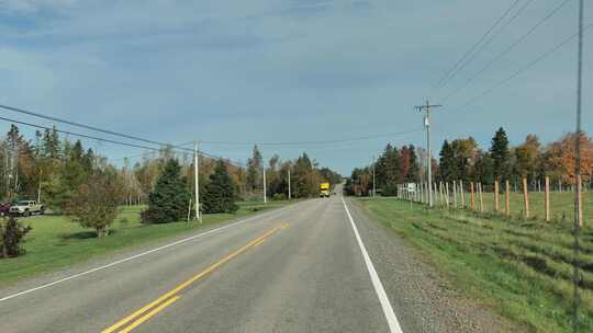 加拿大秋天公路风景视频素材模板下载