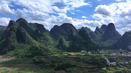 桂林阳朔群山