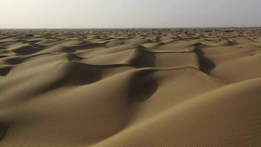 新疆塔克拉玛干沙漠自然风光航拍