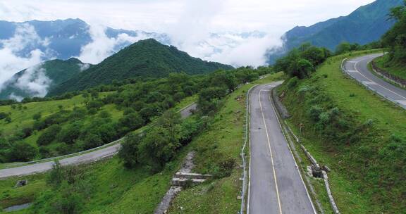 航拍四川九顶山盘山路