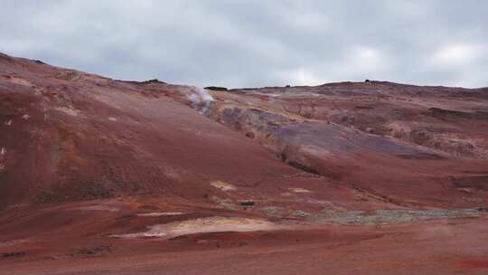 山边，火山土，热，烟