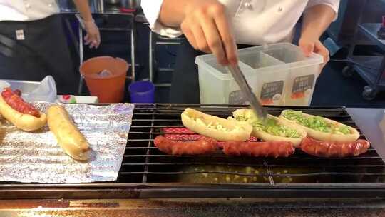 台湾夜市美食大肠包小肠视频素材模板下载