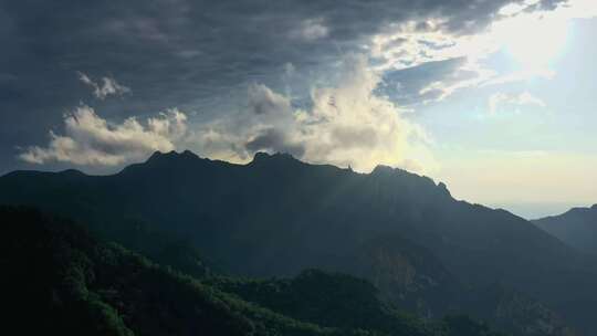 大山里的云海延时摄影