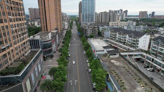 疫情之下静默管理十字路口街道寥寥车辆