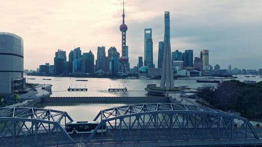 上海城市天际线清晨航拍