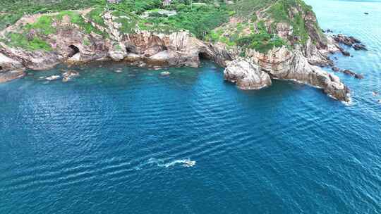 大疆无人机实拍原素材航拍海岸蓝天白云风景