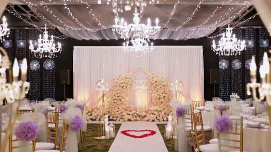 室内婚礼场地布置全景
