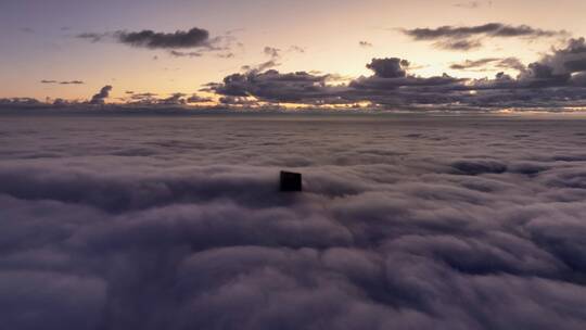 航拍云层日出云海-上海中心大厦上空