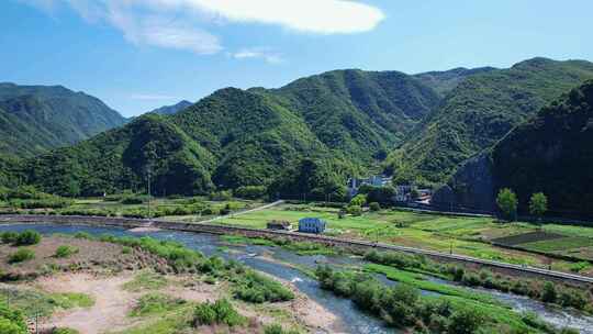 杭州富阳山峰溪流航拍