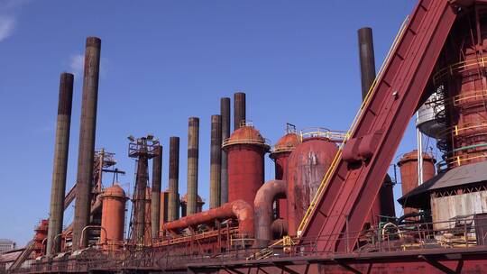 阿拉巴马州伯明翰废弃的斯洛斯熔炉展示了美国工业历史的一部分
