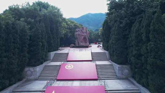 航拍烈士墓红岩陈列馆