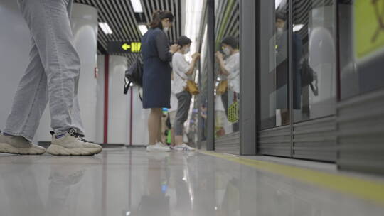 上海地铁上班人群人流快节奏城市生活视频素材模板下载