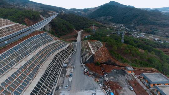 高速公路建设视频山区高速公路匝道施工工地