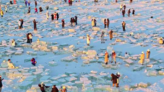 中国黑龙江哈尔滨冰块钻石海日落航拍