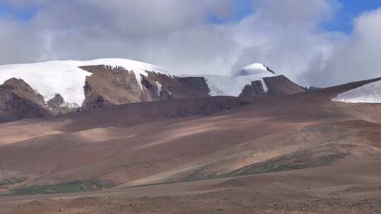 日喀则奇林峡景区雪山航拍