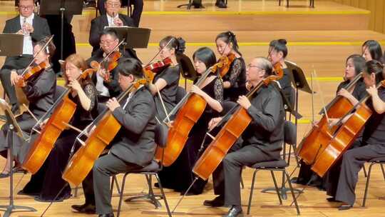 乐团演奏大提琴音乐会素材