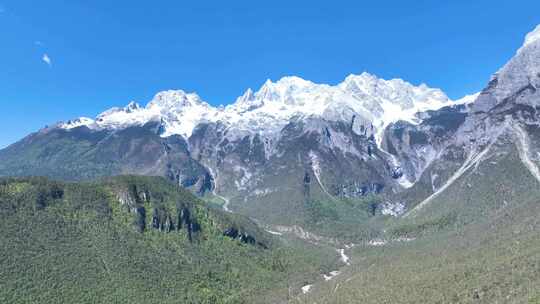 玉龙雪山峡谷