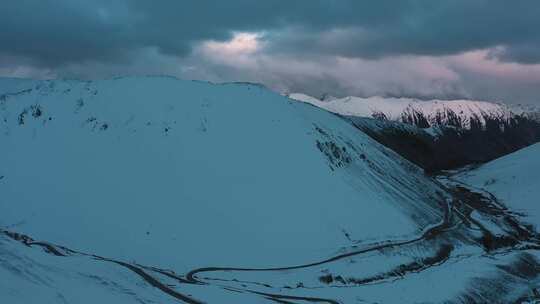 云南风光清晨黎明前雪山