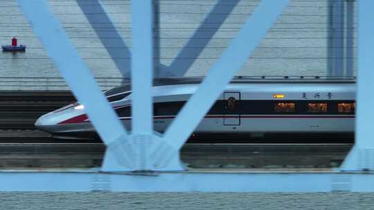 复兴号高铁行驶中车头跟拍视频素材模板下载