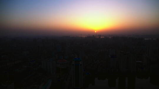 俯拍鸟瞰武汉金融区日出延时大全景