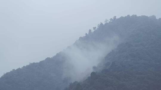 雨天山雾延时