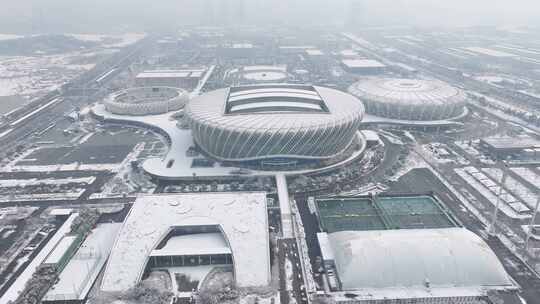 光谷国际网球场雪景