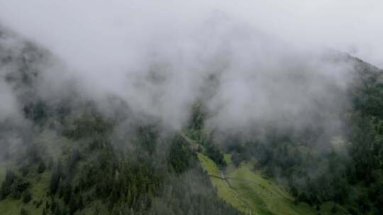 云雾乡村大山航拍