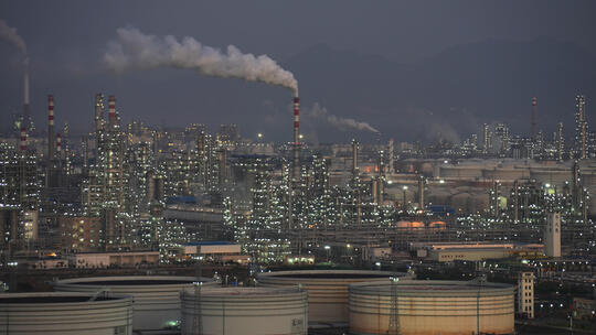 广东惠州大亚湾化工园区环保工业工厂烟囱