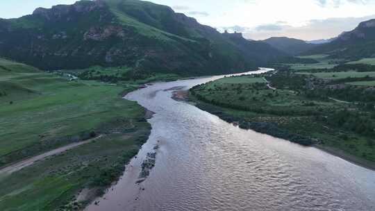 航拍青海玉树藏区高海拔山川河流