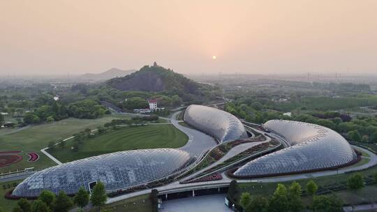 日落大自然风景航拍上海辰山植物园建筑风光视频素材模板下载