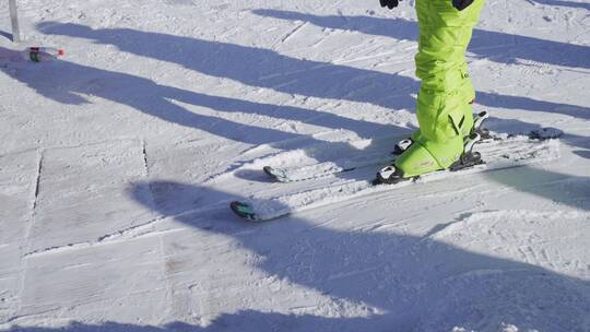 滑雪场魔毯