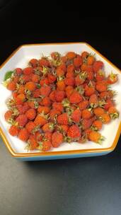 农村美食刺泡树莓山莓