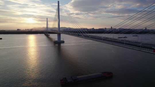 航拍夕阳下的南京江心洲大桥