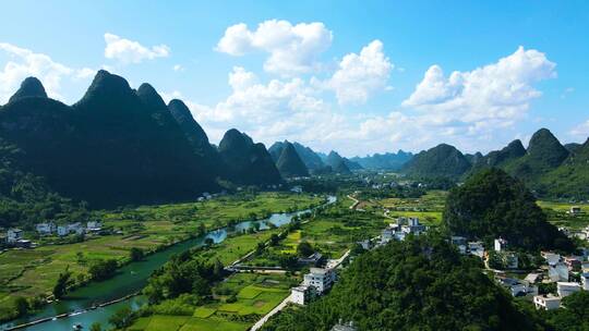 航拍广西桂林山水阳朔遇龙河田园风景