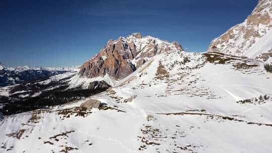 多洛米蒂雪山航拍