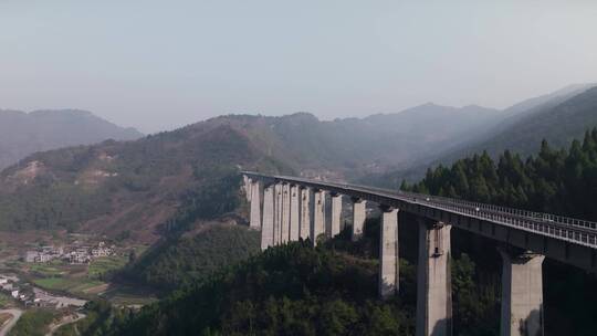 航拍铁路桥跨线桥大桥大山铁路