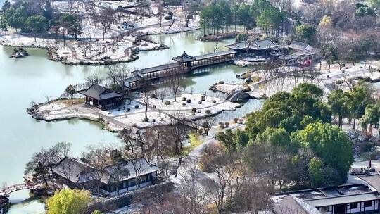 航拍瘦西湖景区园林雪景观音山大明寺宋夹城